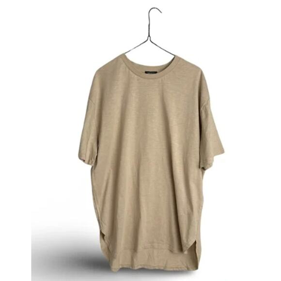 Forever 21 Men’s Curved-Hem Crew Tee - Picture 1 of 1